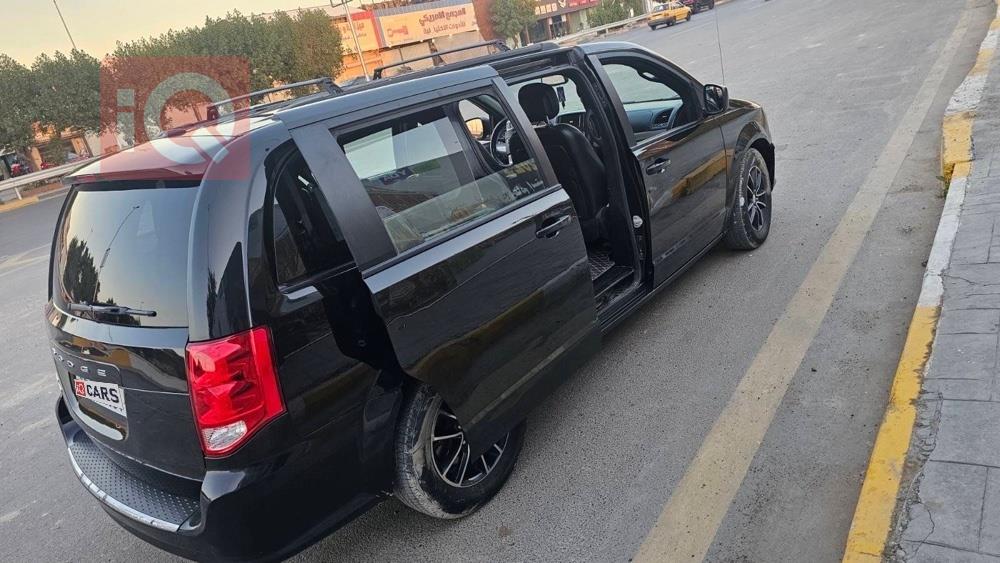 دودج جراند كارافان